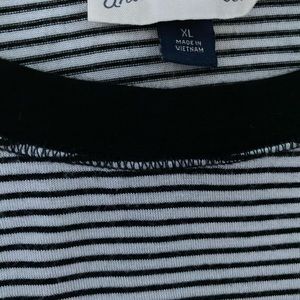Universal Thread Top (Like New)